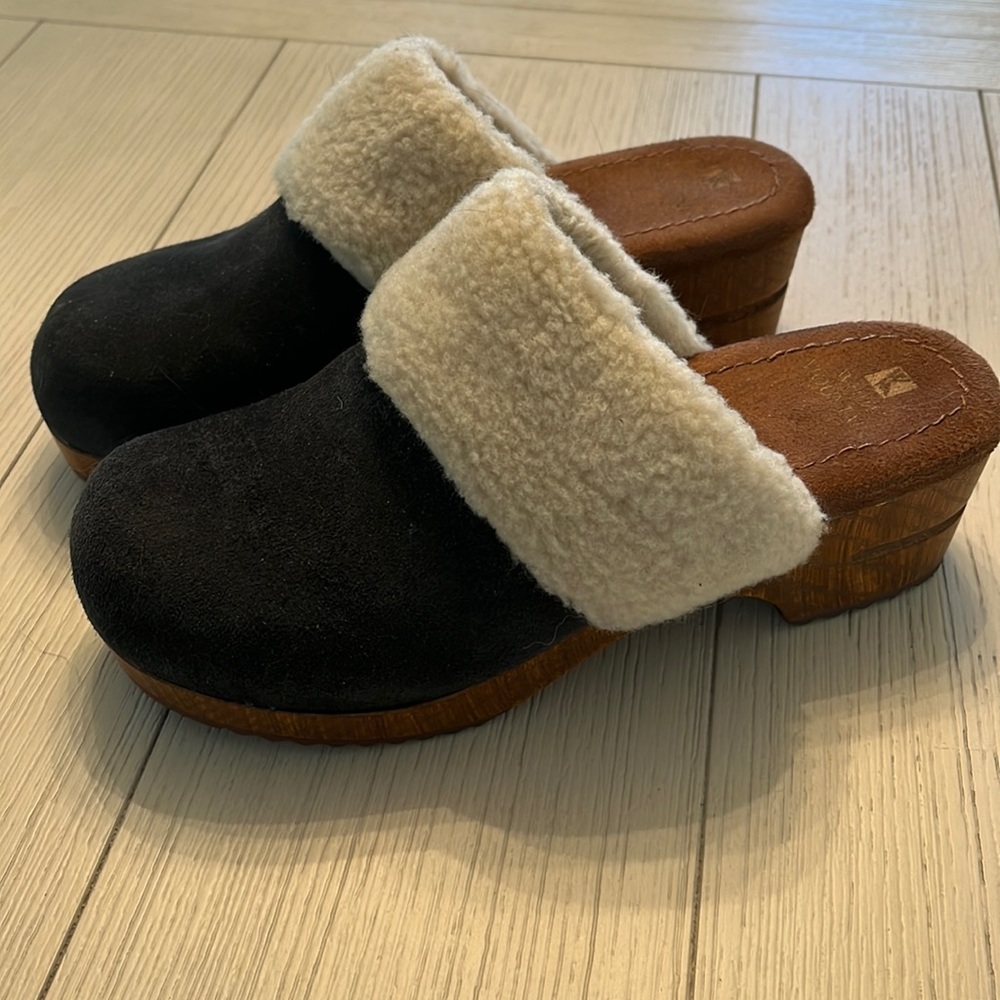 White Mountain Clogs